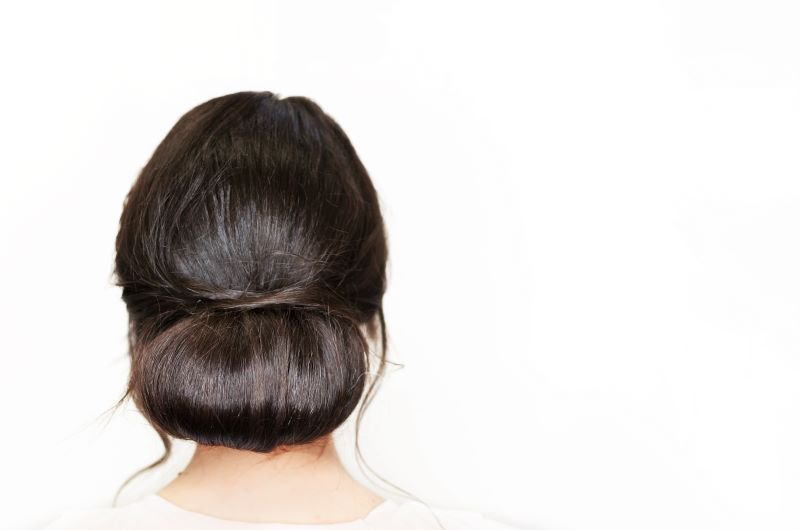 easy chignon hairstyle tutorial