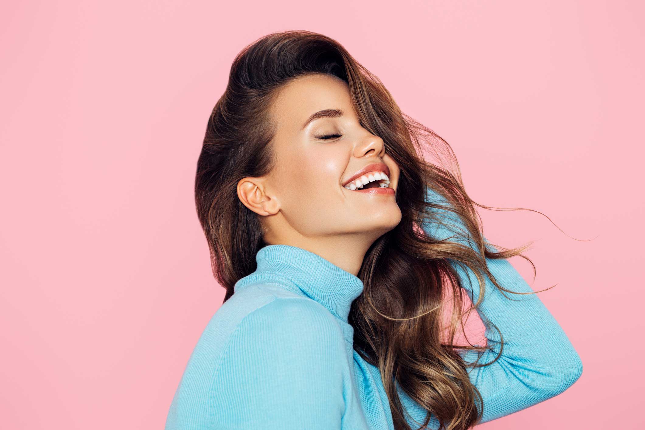 How To Get Shiny Hair With Touch Of Gloss Shine Spray Live Batiste